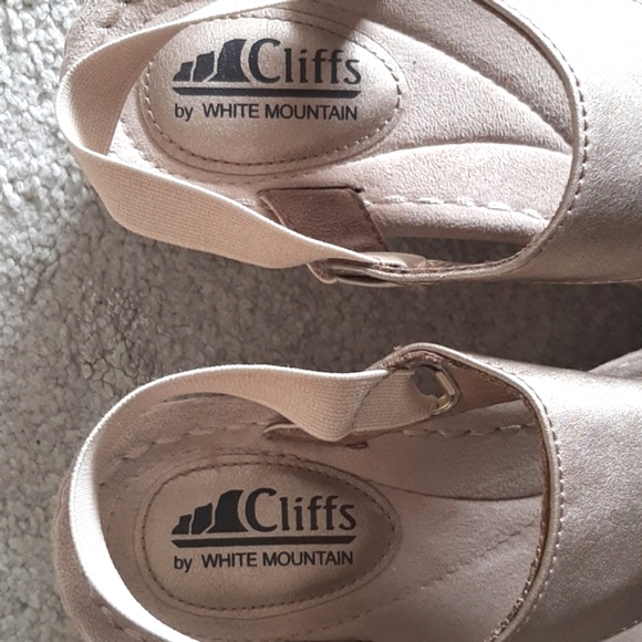 Cliffs by WHITE MOUNTAIN Gold Thong Sandals with Cushion Sole & Rubber Wedge - Picture 11 of 17